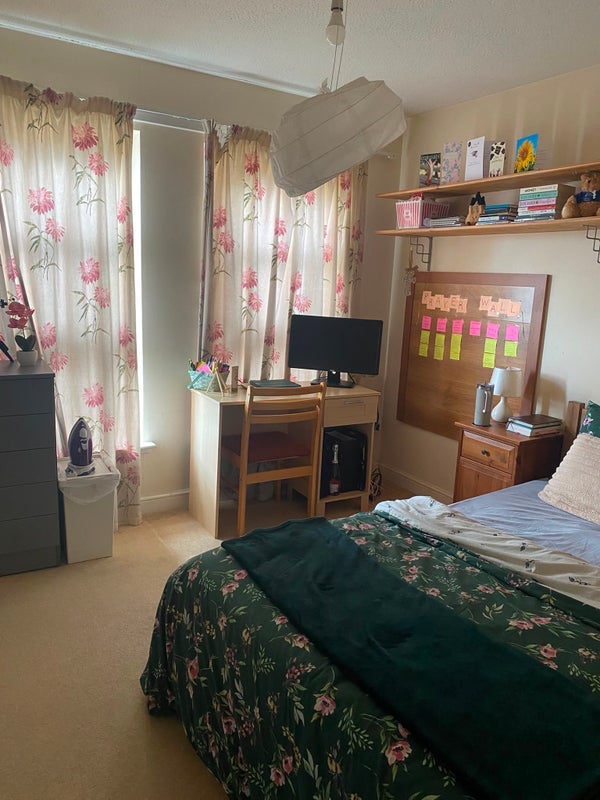 Room Yorkhill Parade in Glasgow