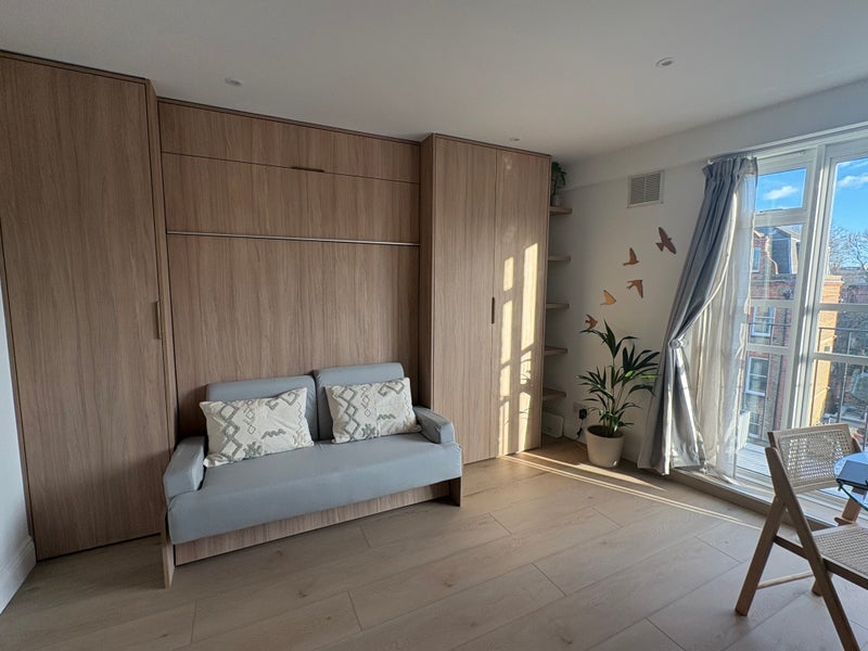 Flat Courtfield Gardens in Greater London