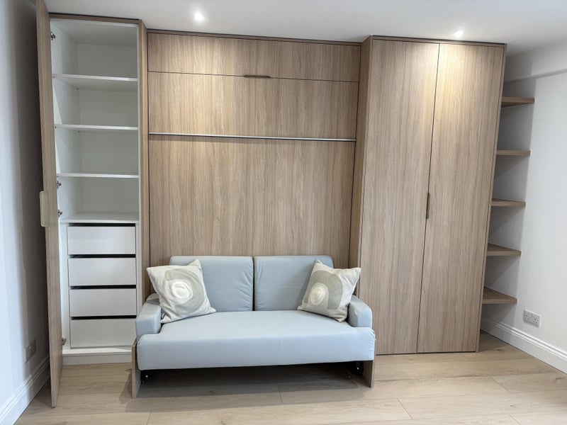 Flat Courtfield Gardens in Greater London
