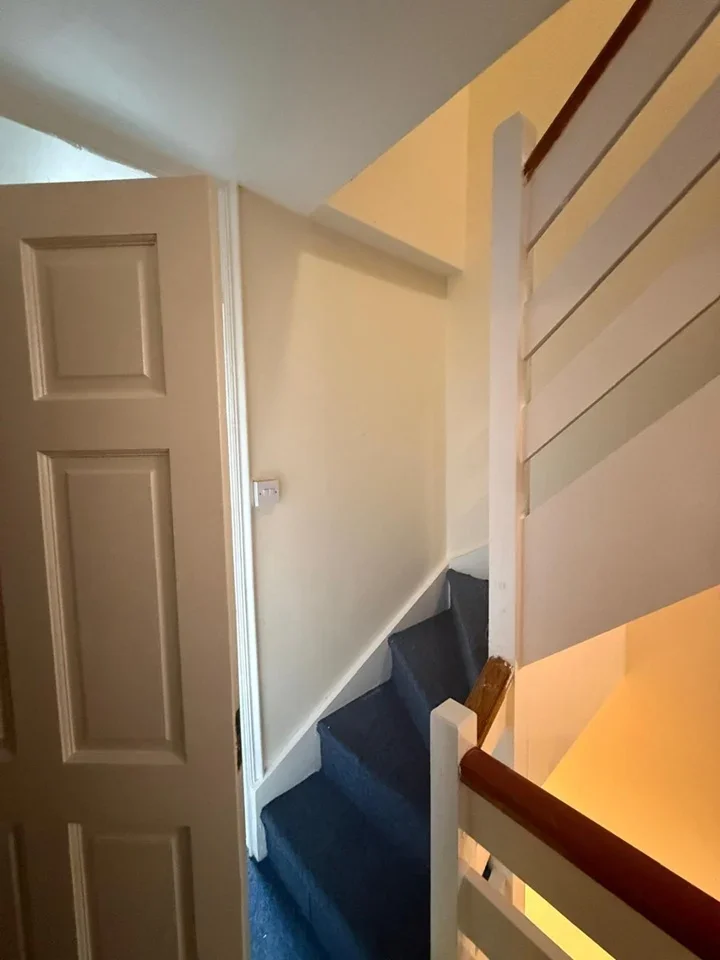 Room Raphael Drive in Watford