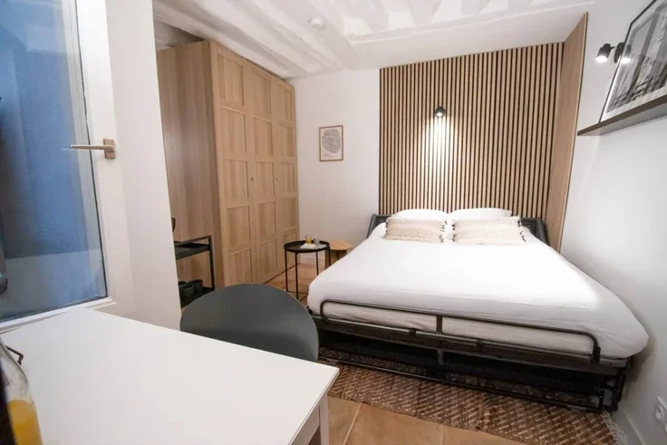 Flat Rue Pavée in Paris