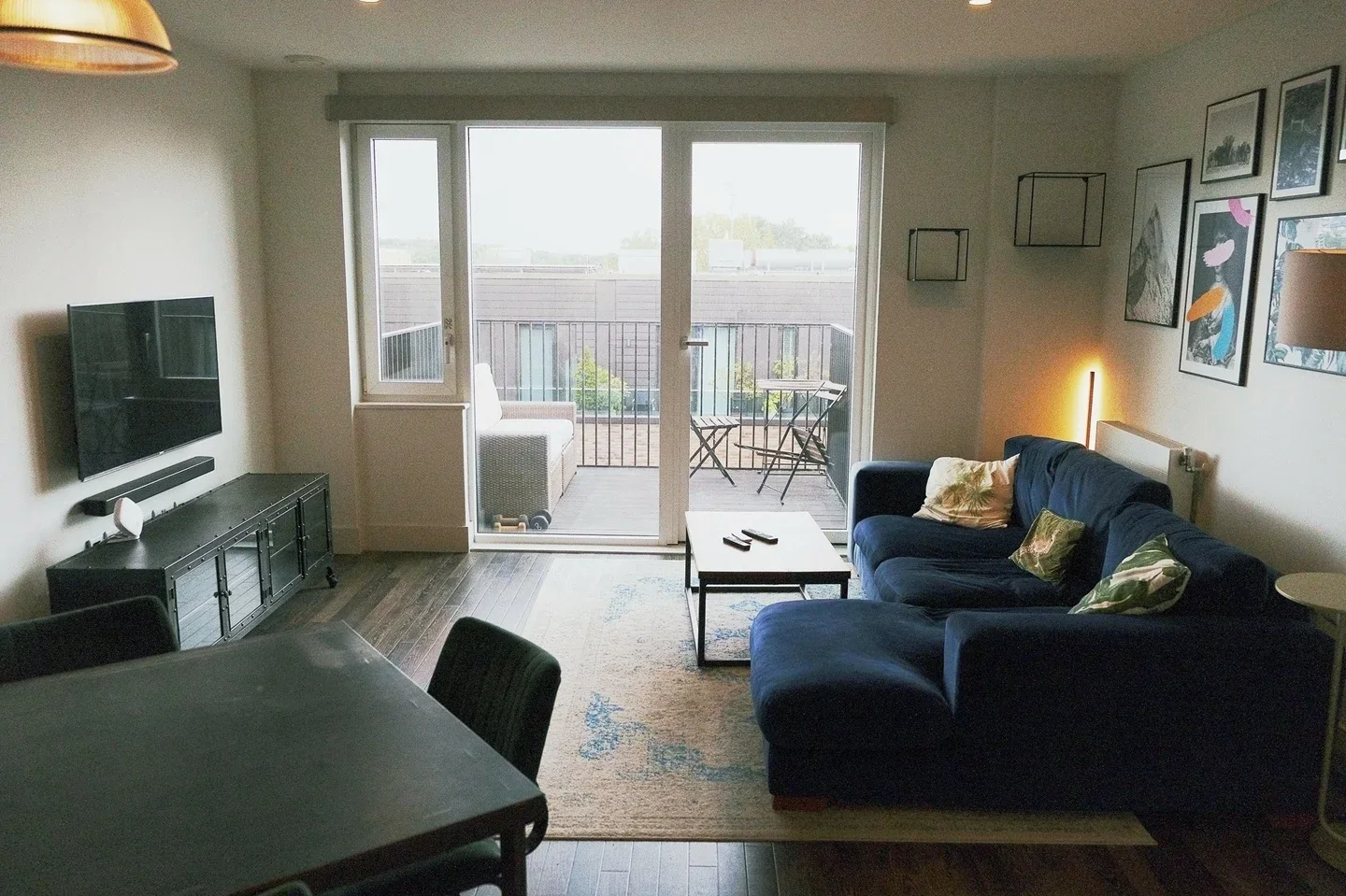 Flat Moulding Lane in Greater London