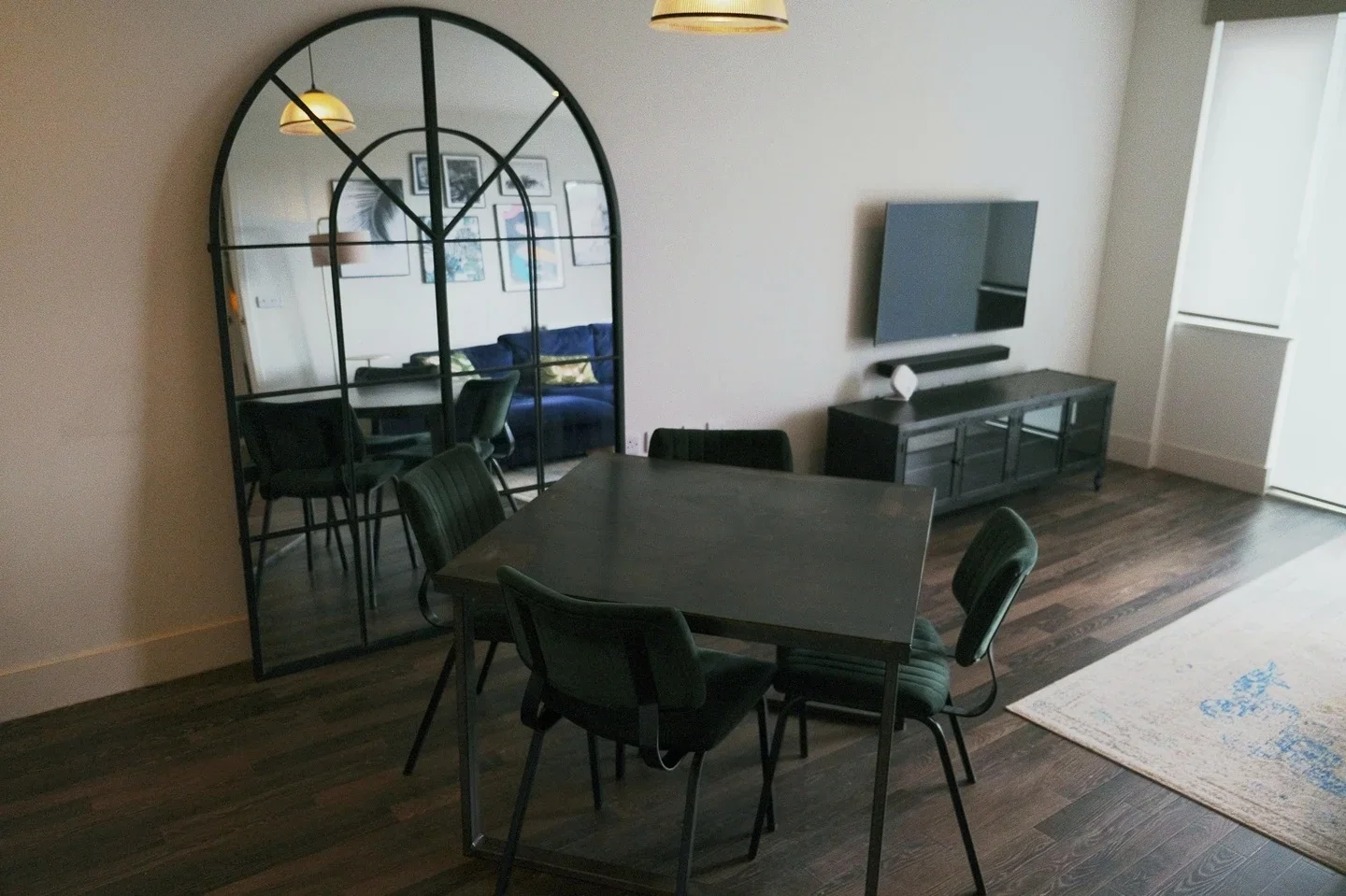 Flat Moulding Lane in Greater London