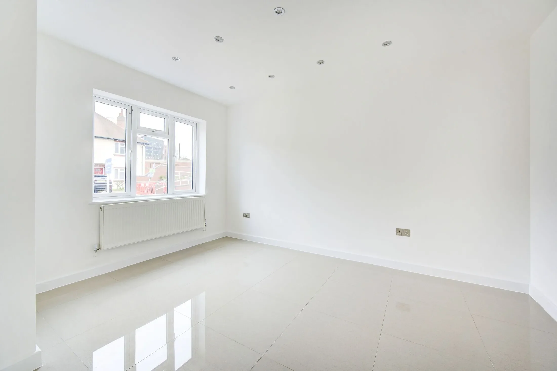 Flat Friars Place Lane in Greater London