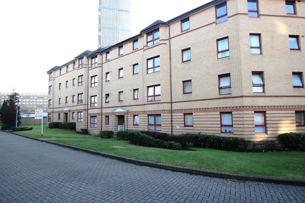 Flat Grovepark Gardens in Glasgow
