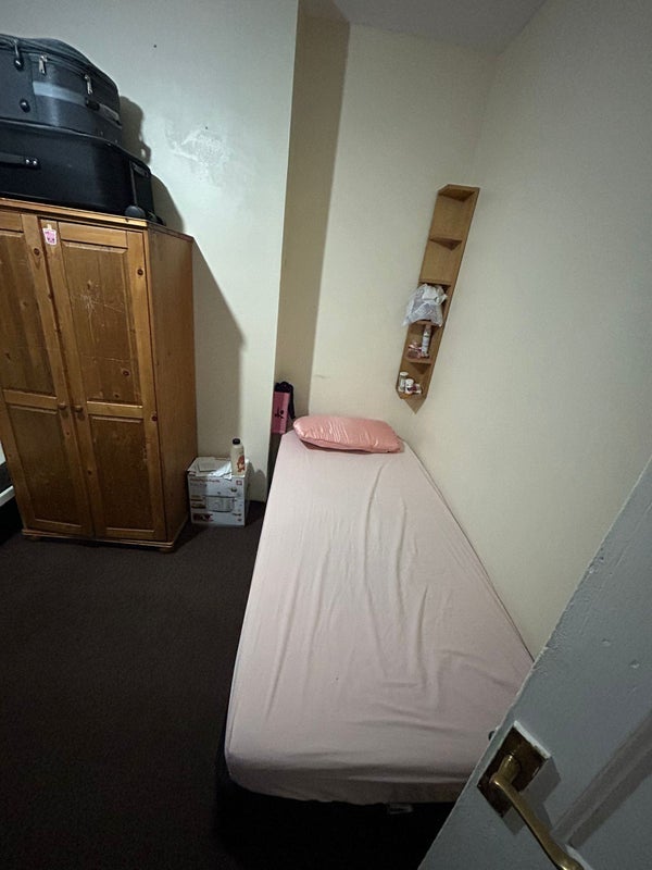 Room Hall Road in Greater London