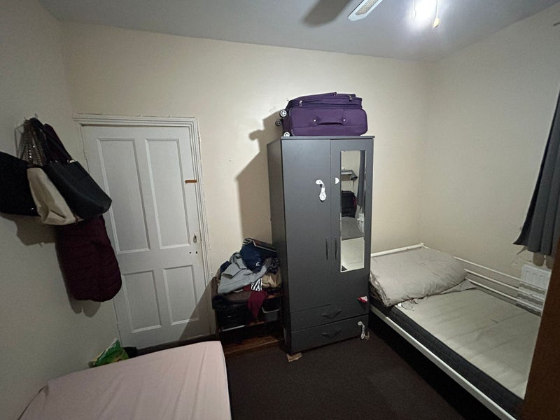 Room Hall Road in Greater London