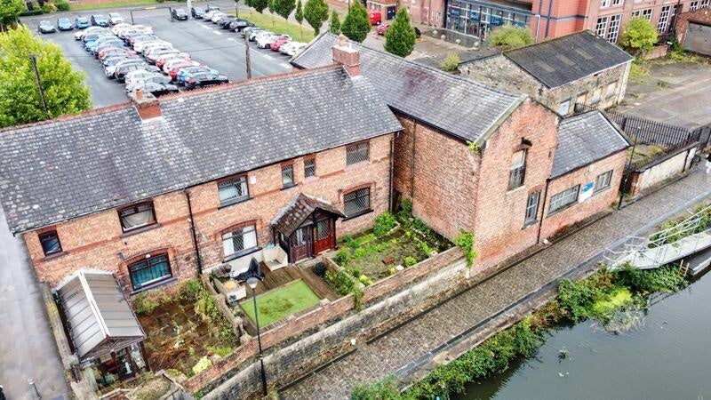 House Pottery Road in Wigan