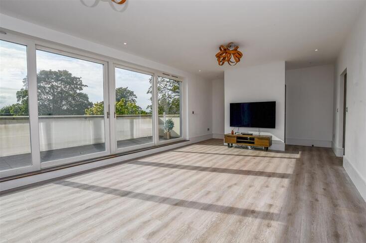 Flat Newland Close in St Albans