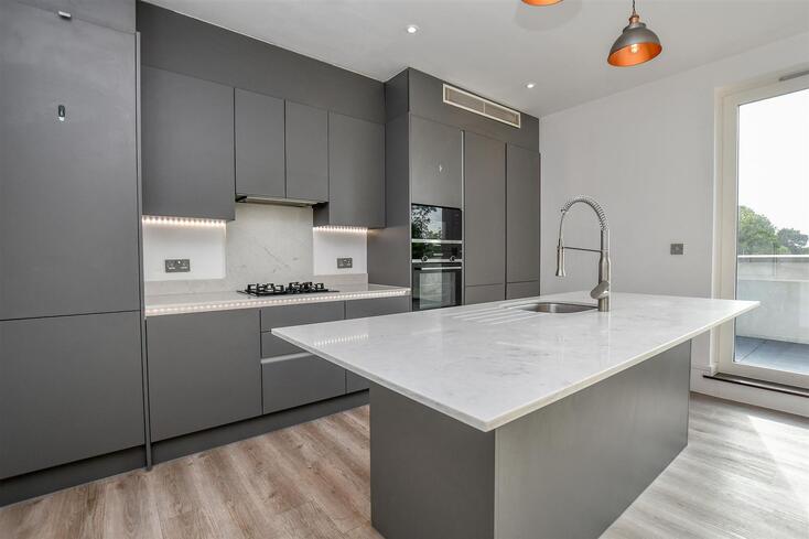 Flat Newland Close in St Albans