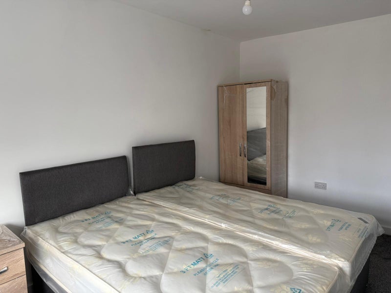 Room Allcroft Road in Birmingham
