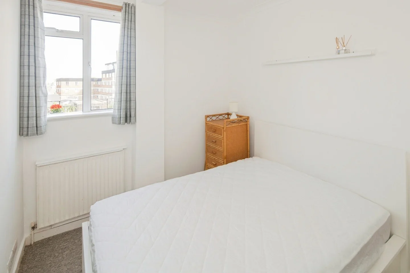 Flat Thurleigh Court in Greater London