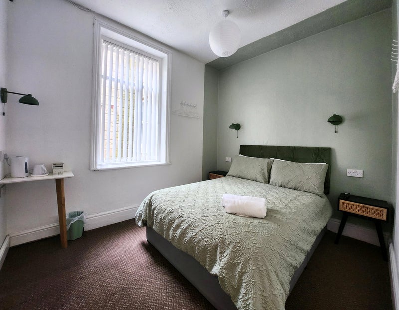 Room Barton Avenue in Blackpool