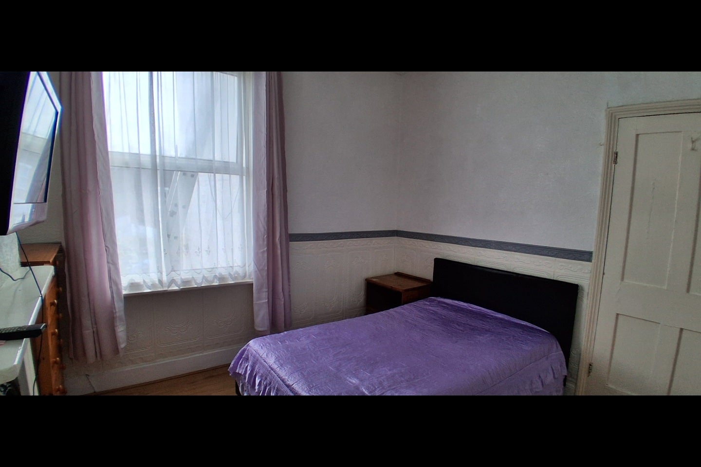 Room Alma Road in Borough of Swale