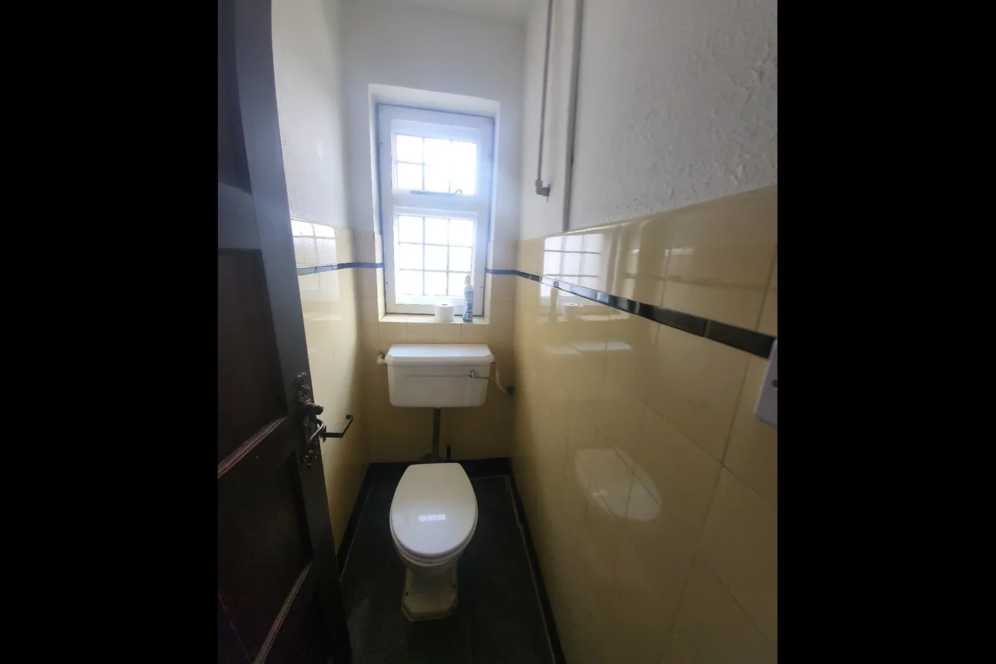 Room Wyvern Road in Greater London