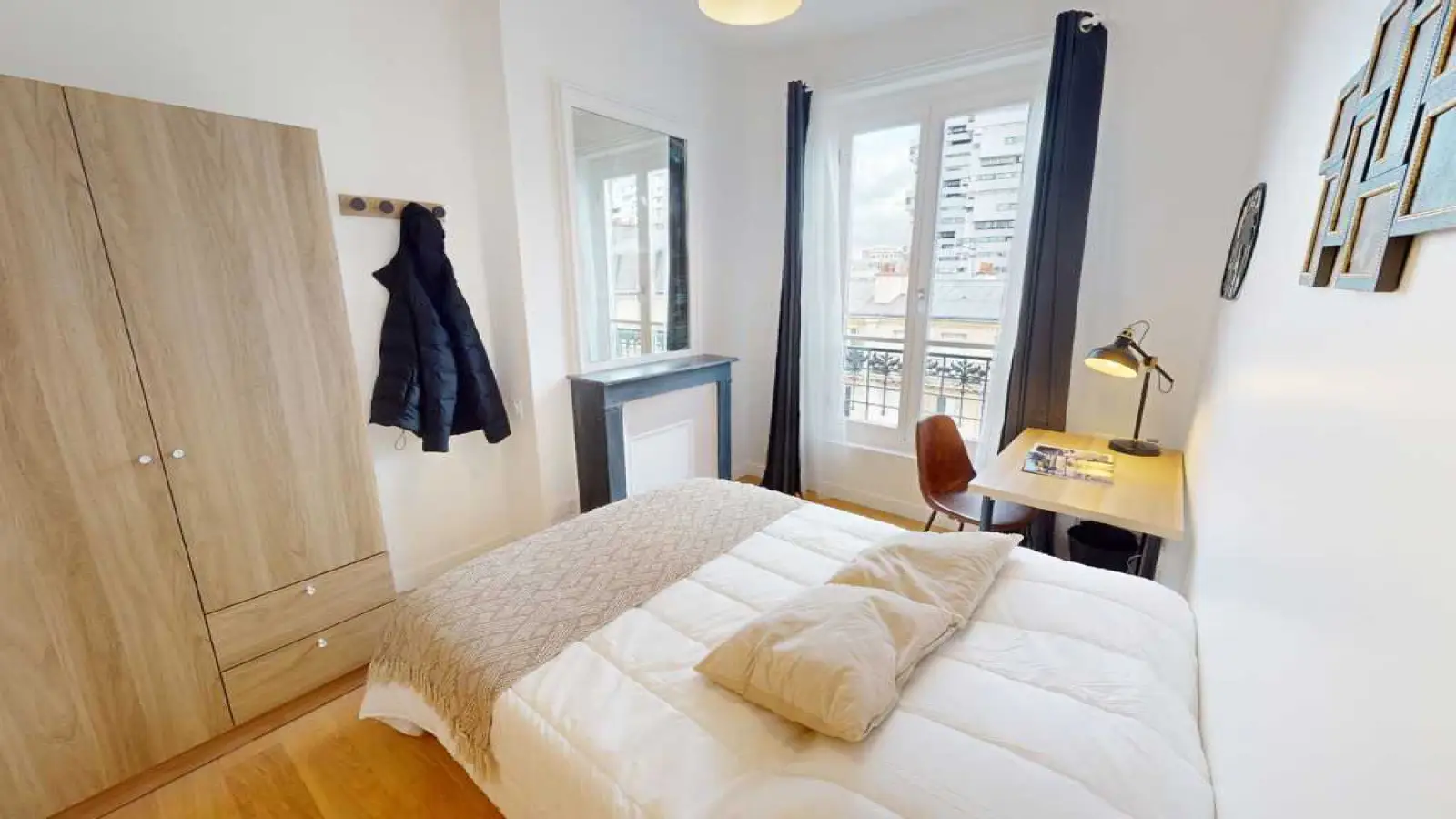 Chambre Rue Crozatier à Paris
