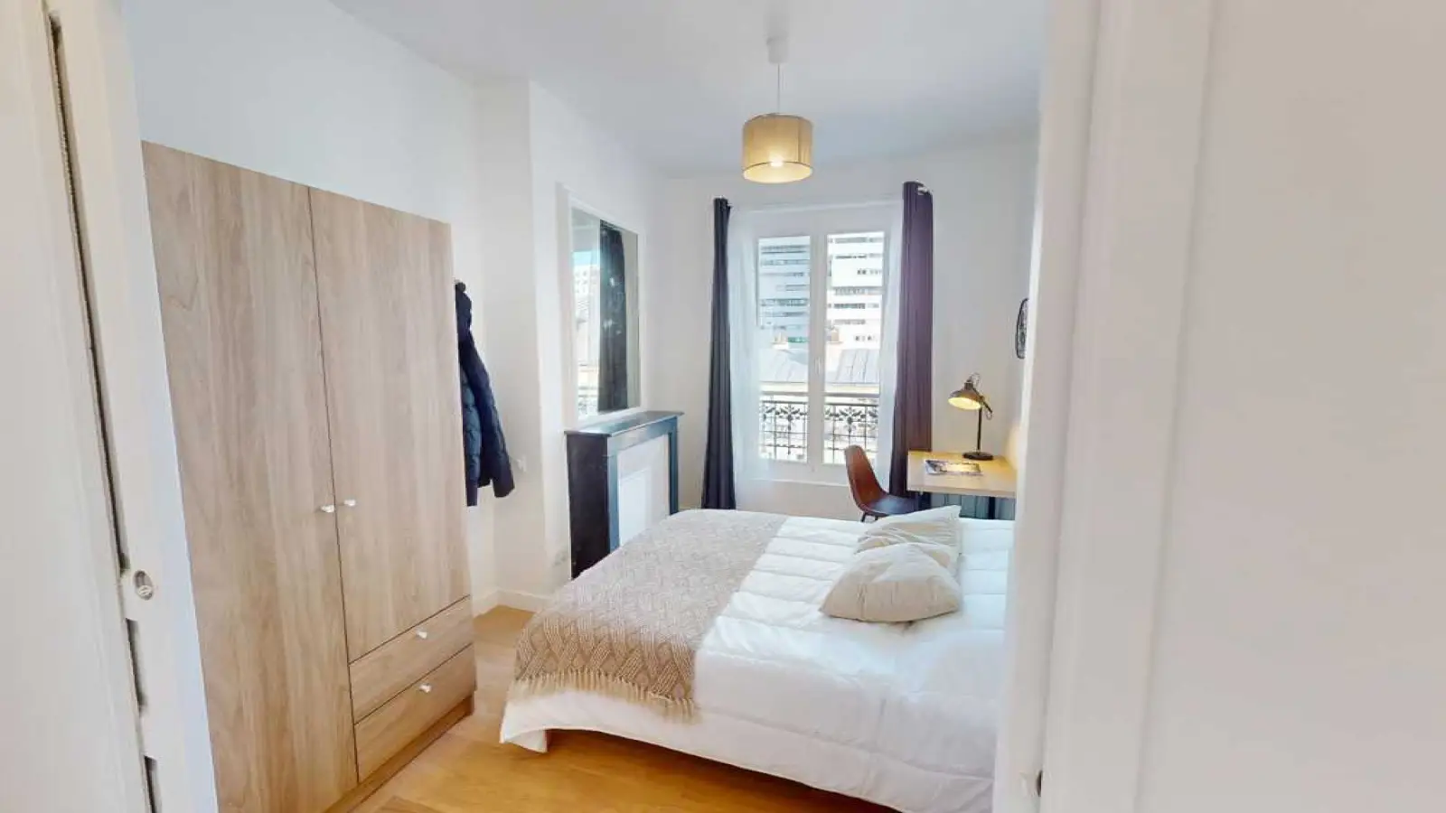 Chambre Rue Crozatier à Paris