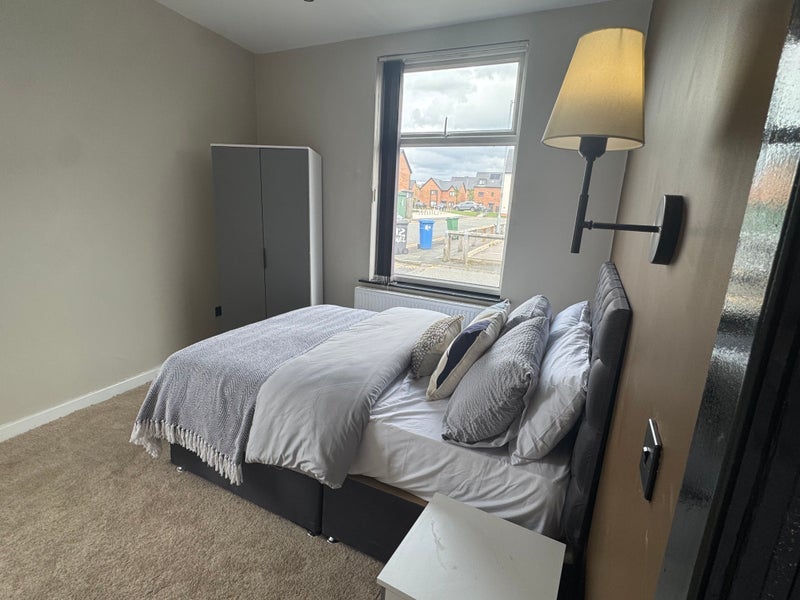 Room Annan Street in Tameside