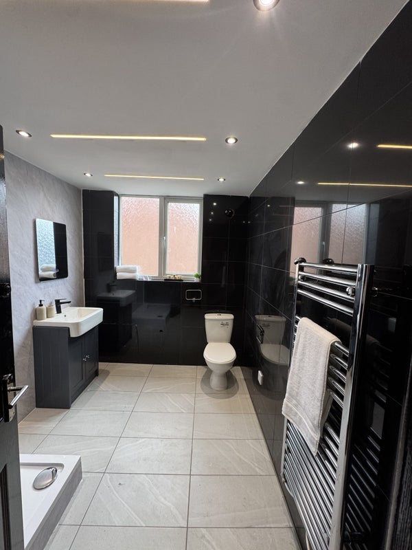 Room Annan Street in Tameside