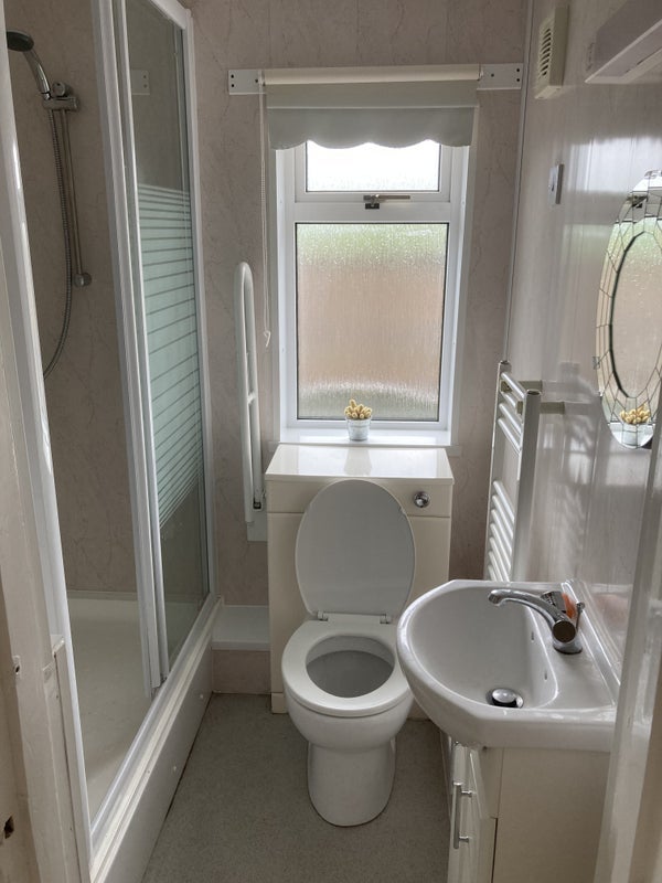 Room Kirkhill Way in Penicuik