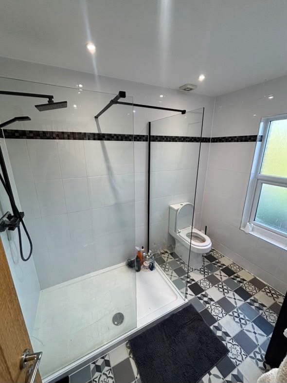 Room Hoe Street in Greater London