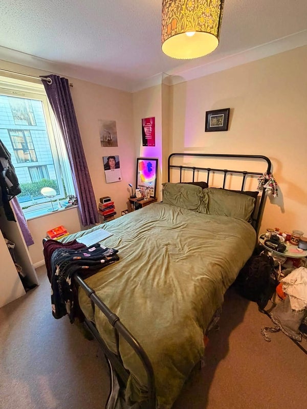 Room Hooper Street in Greater London