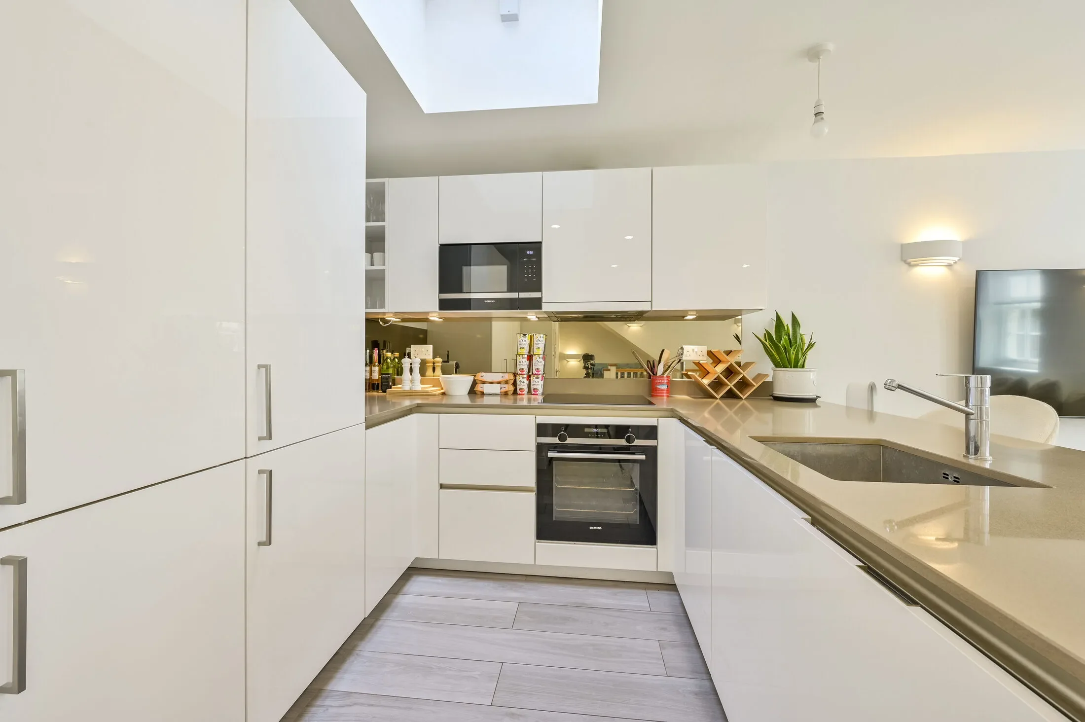 Flat Sefton Street in Greater London