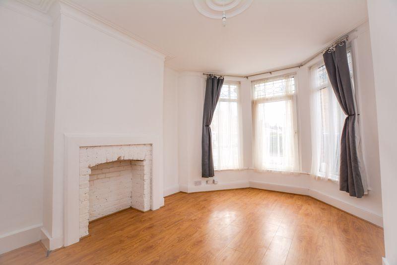 Flat Stornoway Road in Southend-on-Sea