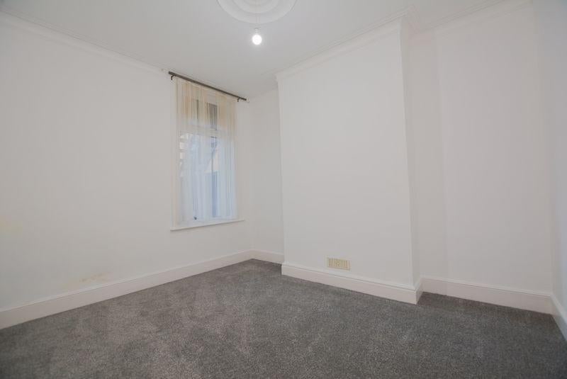 Flat Stornoway Road in Southend-on-Sea