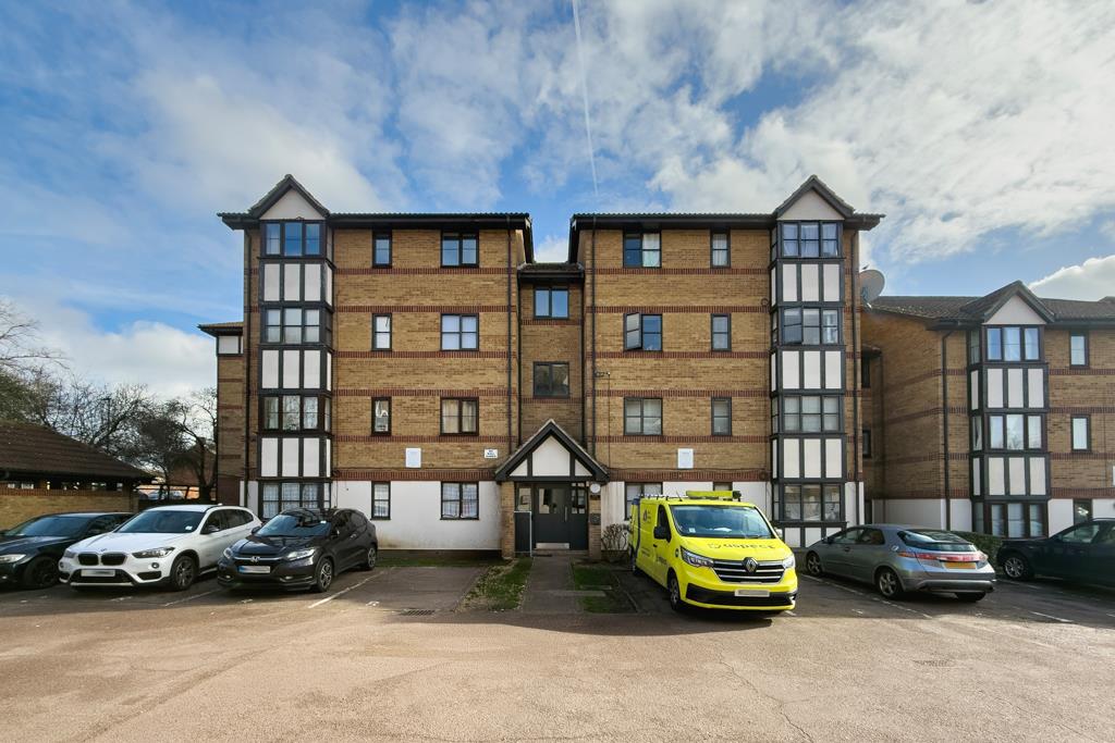 Flat Creighton Road in Greater London