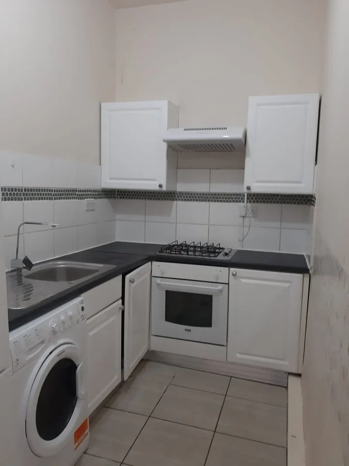 Flat Mayfair Avenue in Greater London