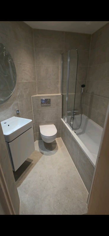 Room Tollington Way in Greater London