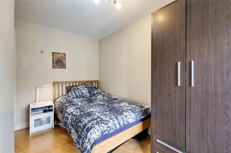 Room Tollington Way in Greater London