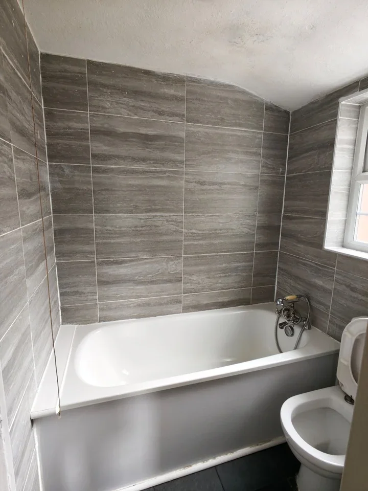 Flat Grange Road in Greater London