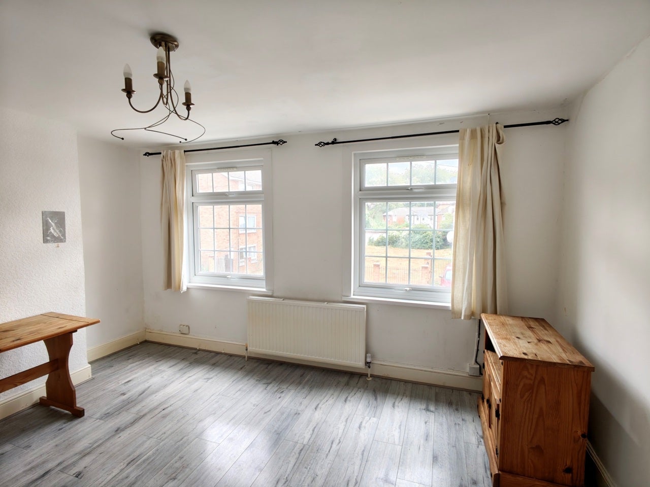 Flat Grange Road in Greater London