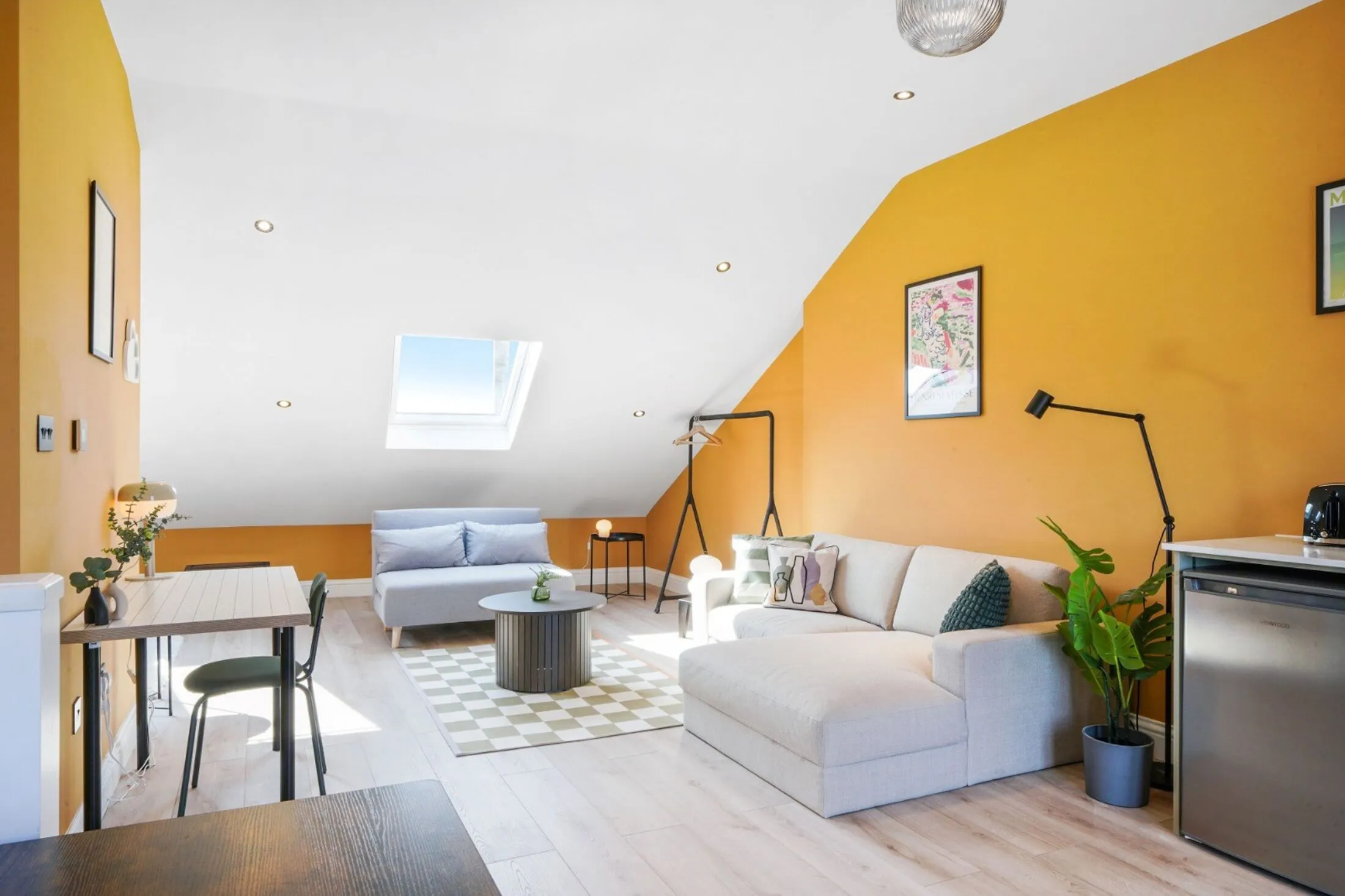 Flat Ravenswood Road in Greater London