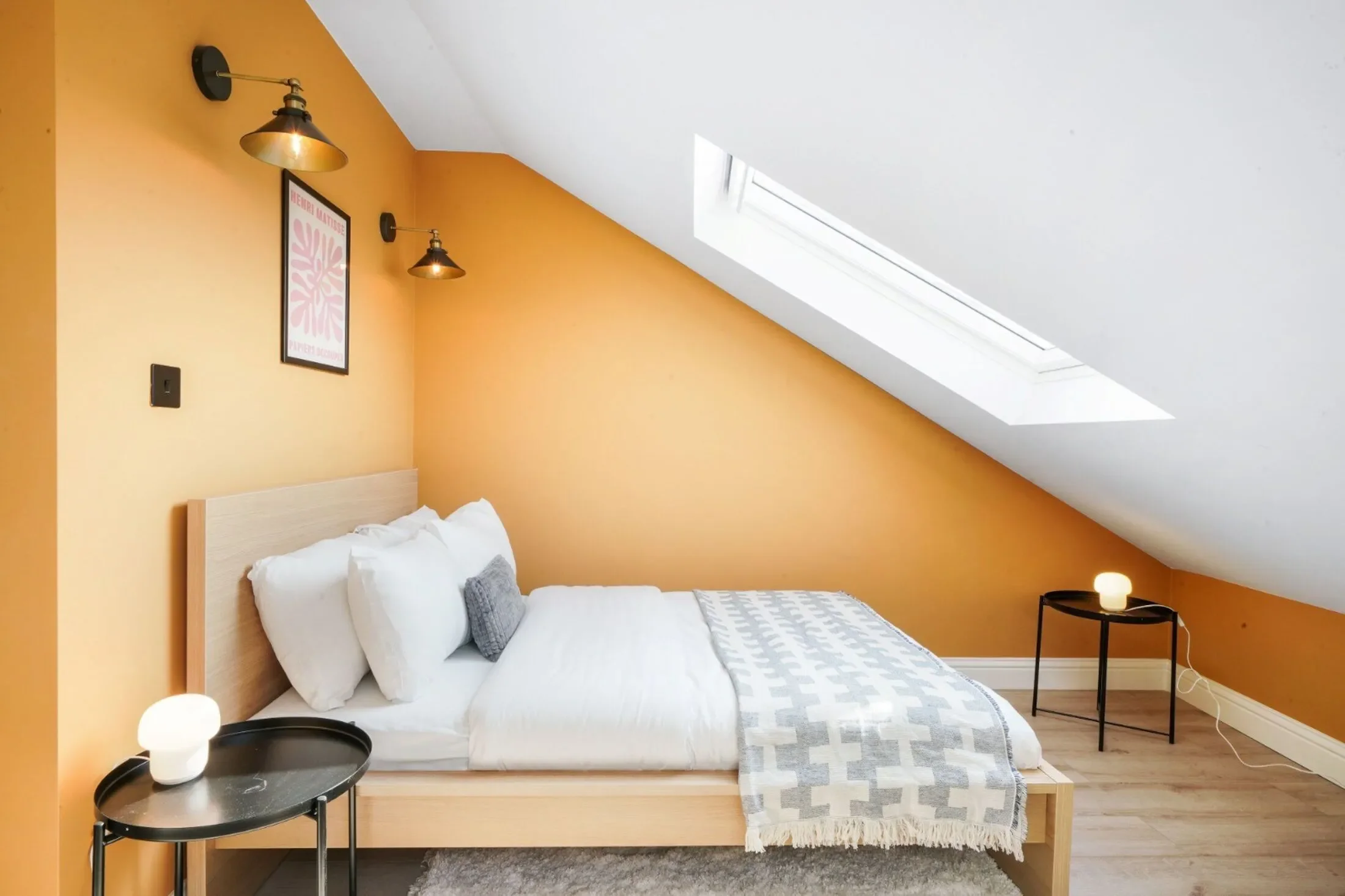 Flat Ravenswood Road in Greater London