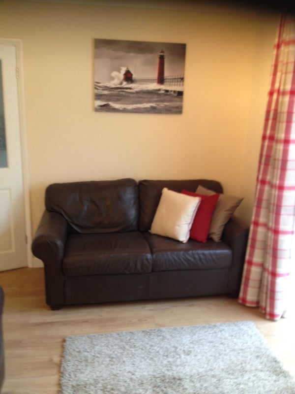 Room Hawthorn Drive in Ipswich