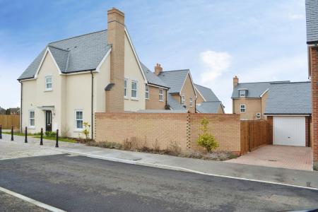 House Sherrington Grove in Biggleswade