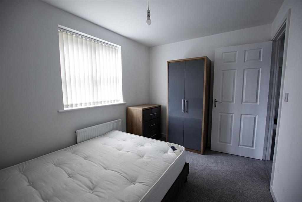 Flat Escelie Way in Birmingham