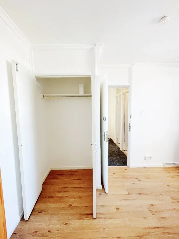 Room Cable Street in Greater London