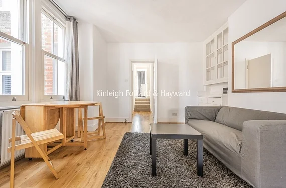 Flat Coverton Road in Greater London