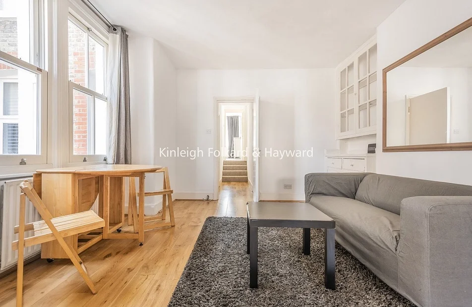 Flat Coverton Road in Greater London