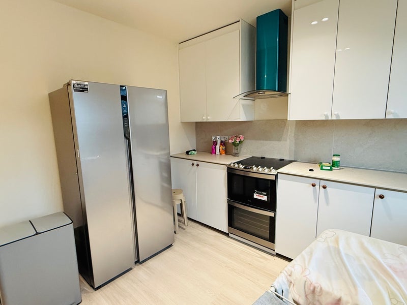 Room South Park Road in Greater London