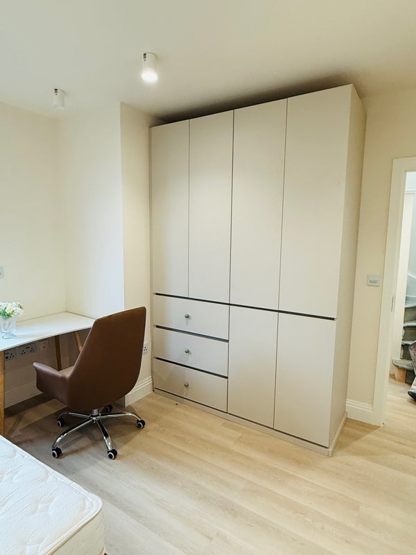 Room South Park Road in Greater London