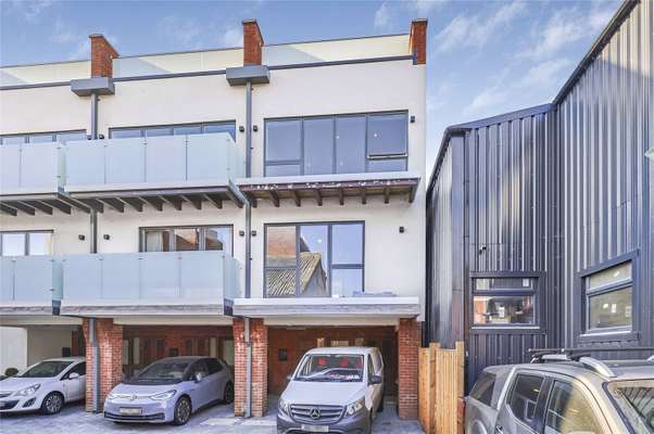 House Nursery Road in Greater London