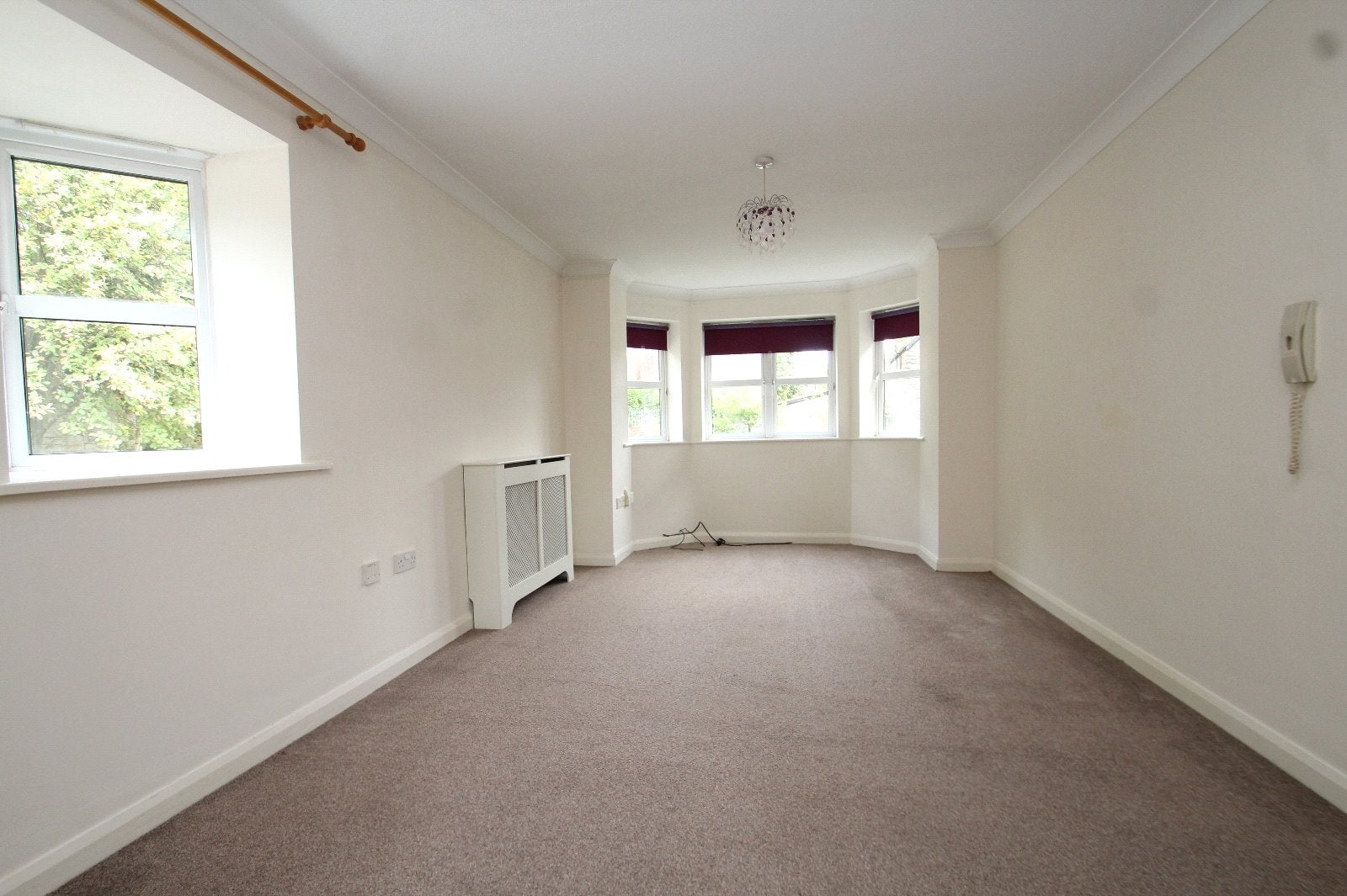 Flat Harrogate Road in Leeds