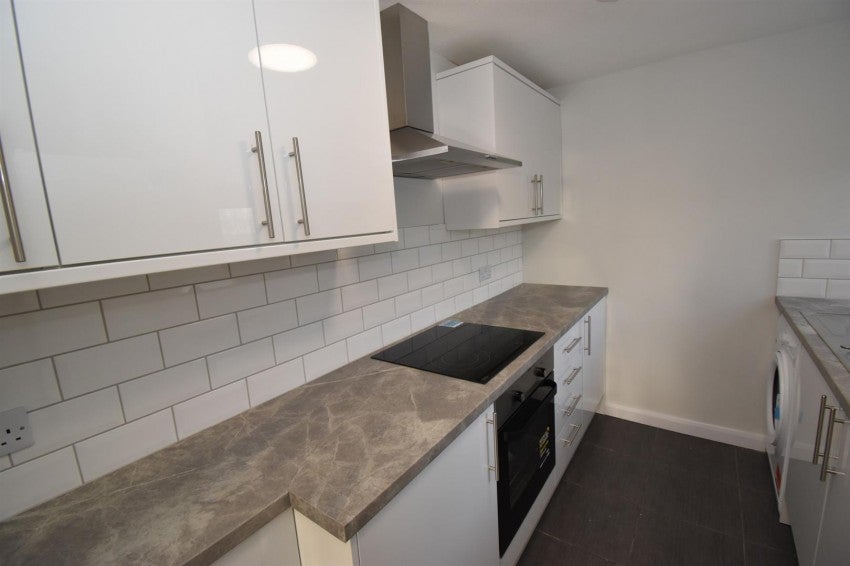 Flat Pleydell Close in Coventry