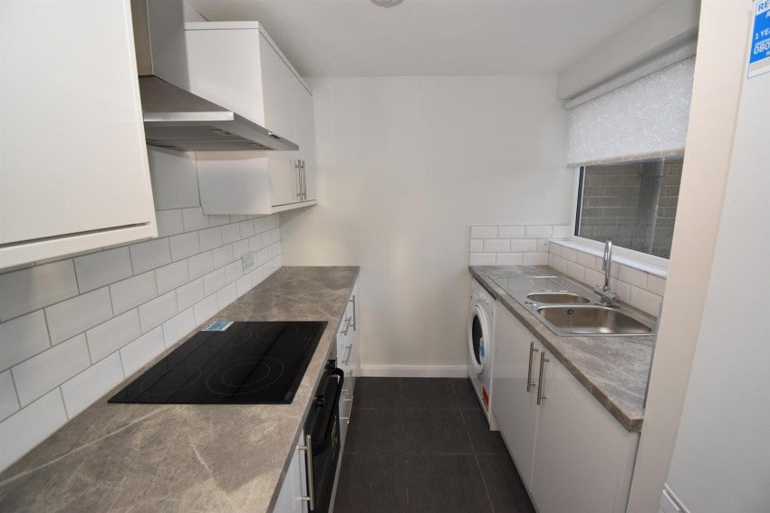 Flat Pleydell Close in Coventry