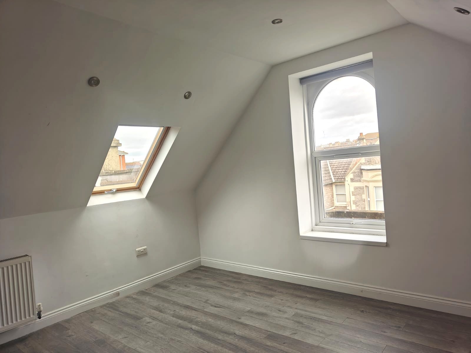 Flat Clifton Road in Weston-super-Mare